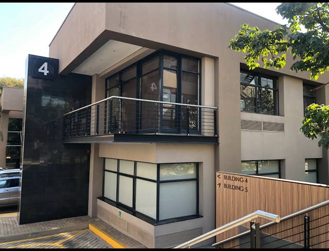 166M² OFFICE TO LET IN SANDHURST